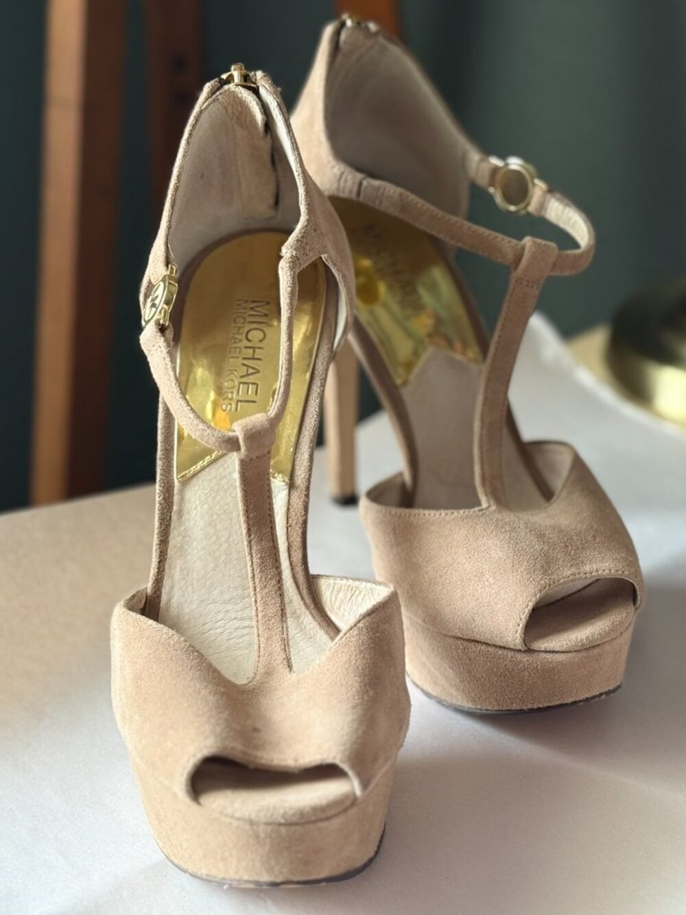 Michael Kors Women’s 7.5 Tan Suede T-Strap Platform Peep Toe Heels 5”